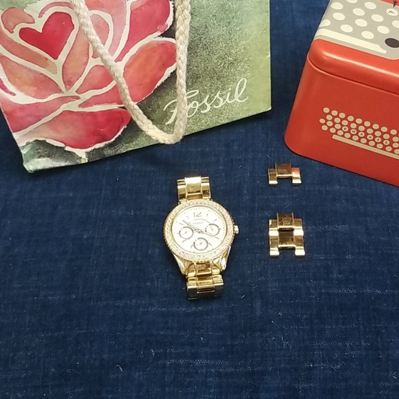 Womens Rose Gold Fossil watch - Picture 8 of 8